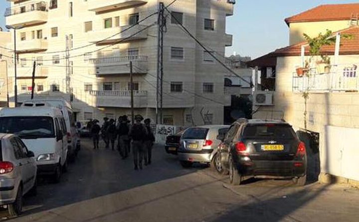 الاحتلال يقتحم ضاحية "راس خميس" ويعتقل شاباً