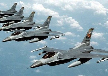 الإمارات تدين اقتراب مقاتلات قطرية من طائرتين مدنيتين