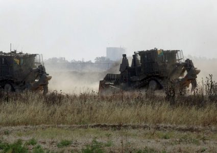 توغل لآليات الاحتلال جنوب وشمال قطاع غزة