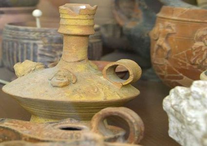 العثور على جرة نبيذ عمره 2000 سنة!