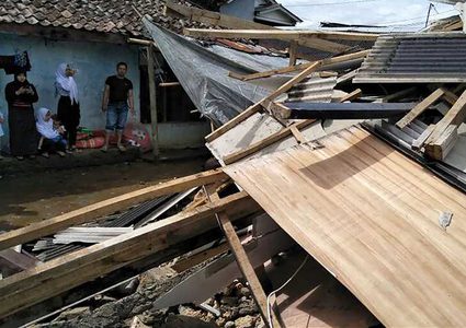 زلزال بقوة 6.4 درجات قبالة اندونيسيا وإلغاء التحذير من التسونامي