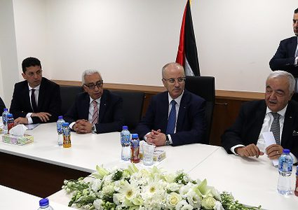 الحمد الله يزور مؤسسة الضمان الاجتماعي ويطلع على سير عملها