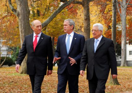 أولمرت في مذكراته: "اقترابي من تحقيق السلام كان سببا في اغتيالي سياسيا"