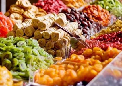 ما هي الكمية الموصى بها من الفواكه المجفّفة؟