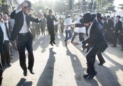 الحسيني: الولايات المتحدة وإسرائيل تجران المنطقة إلى مواجهة لا يعلم أحد بعواقبها