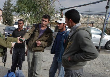 شرطة الاحتلال تعتقل (468) عاملًا فلسطينيًّا بالداخل المحتل