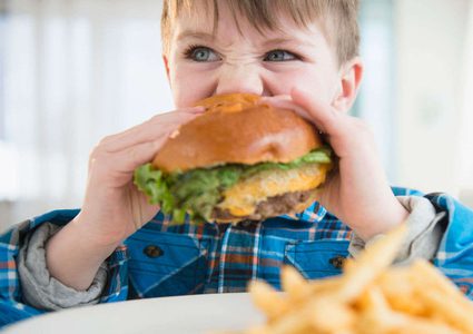 كيف تجعلين البرغر وجبة صحية لأطفالك؟