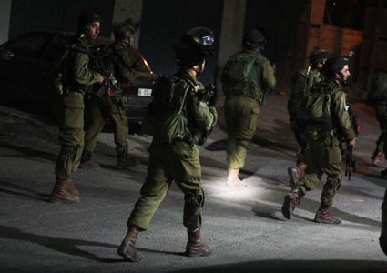 الاحتلال يشن حملة اعتقالات طالت 16 مواطناً