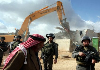 الاحتلال يهدم خيمة سكنية شرق يطا جنوب الخليل