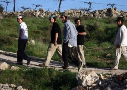 قوات الاحتلال تطالب المستوطنين حول غزة بحمل السلاح !