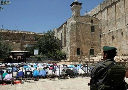 الحَملة الوَطنيّة لرفع الإغلاق عن مدينة الخَليل تدعو لأداء  صلاة الجمعة في الحرم الإبراهيمي