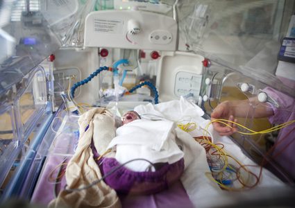 دولة متقدمة تعاني وفيات المواليد.. والأسباب مربكة