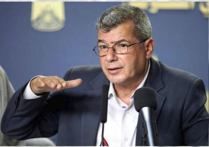 الرئيس أبو مازن: أنت تقود دولة عظمى تسمى فلسطين