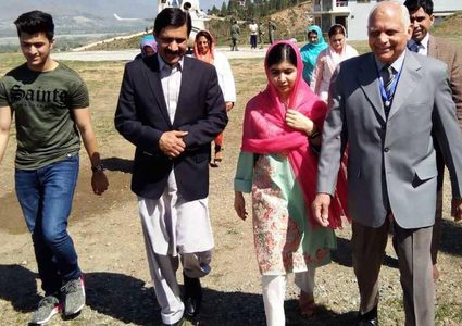 بعد 5 سنوات.. ملالا عادت إلى وطنها