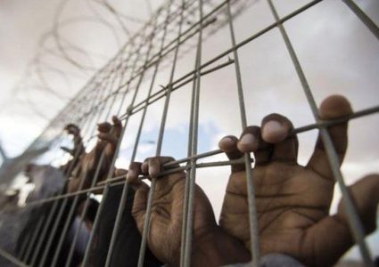 أسيران يدخلان أعوامًا جديدة في سجون الاحتلال