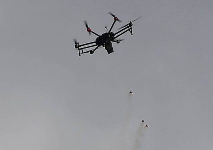 للمرة الأولى..الاحتلال يستخدم الطائرات لتفريق المتظاهرين