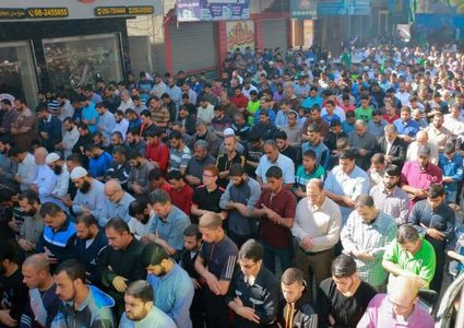 نابلس تؤدي صلاة الغائب على شهداء غزة