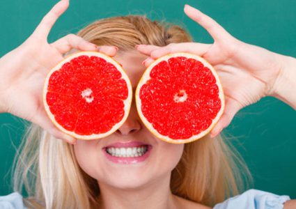 فوائد فيتامين ج لجسم صحي ووجه نقي