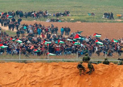 الاحتلال يفصل مذيعاً إسرائيلياً تبرأ من جرائمه في غزة