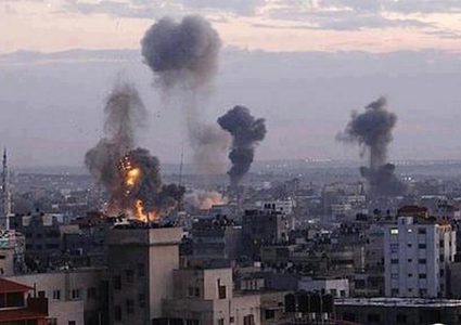 قوّات الاحتلال: سنقصف أهدافًا في غزّة إن تصاعدت حدّة المسيرات