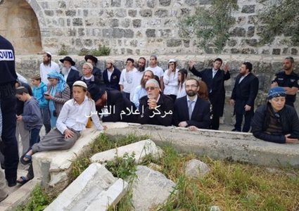 109 مستوطن يقتحمون باحات المسجد الاقصى