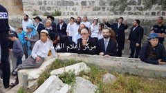 109 مستوطن يقتحمون باحات المسجد الاقصى