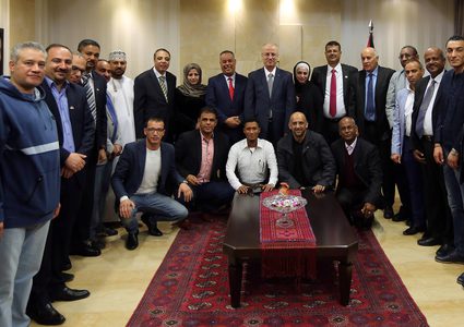 الحمد الله يطلع وفدا من جامعة الدول العربية على أخر التطورات السياسية وانتهاكات الاحتلال