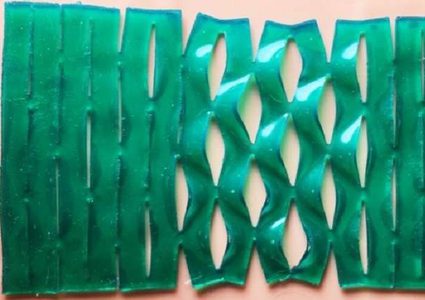 ابتكار لاصق طبي مرن!