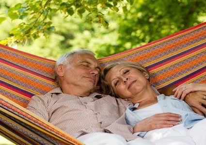 سر قلة النوم ليلا مع التقدم بالعمر!