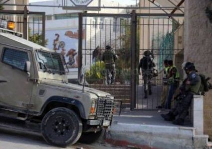 98 إصابة خلال مواجهات مع قوات الاحتلال أمام جامعة القدس