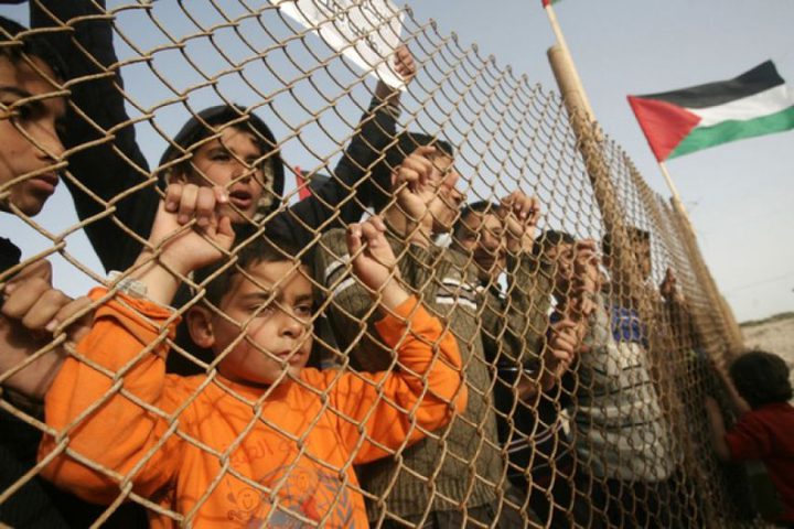 صحيفة عبرية تتوعد غزة بالضغط والحصار