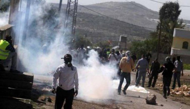 إصابات بالاختناق خلال مواجهات مع الاحتلال في الخليل