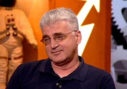 فصل مذيع اسرائيلي بسبب تصريحات عن خجله مما يحدث في غزة