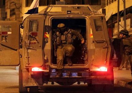 حملة مداهمات واعتقالات في محافظات الضفة