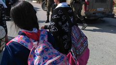 قوات الاحتلال تغلق مدرسة بنات اللبن الثانوية