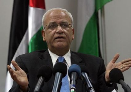 عريقات يقدم مساعدات مالية لـ 32 طالبا جامعيا