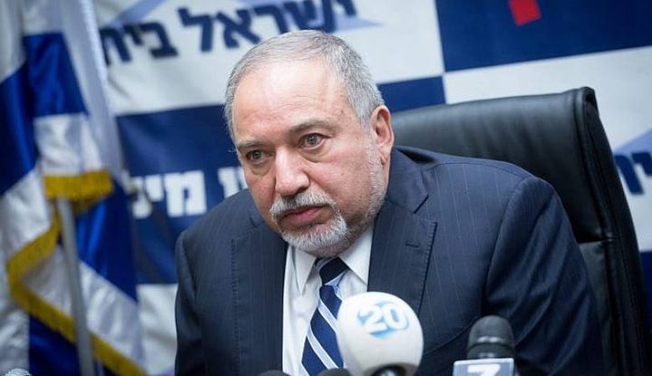 ليبرمان يهدد بارتكاب مجزرة جديدة على حدود قطاع غزة