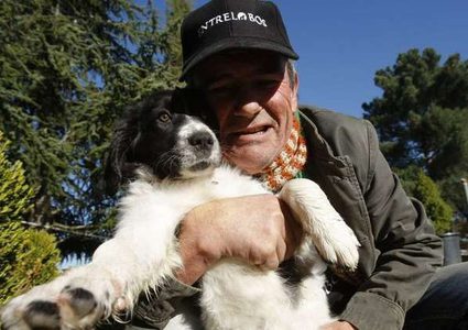 إسباني عاش طفولته مع الذئاب!