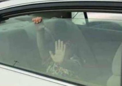 وفاة طفل تركه والده في السيارة لعدة ساعات