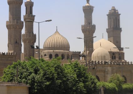 الأزهر: الصّمت الدّولي إزاء جرائِم الاحتلال يشكل غطاءً لمواصلة المجازر