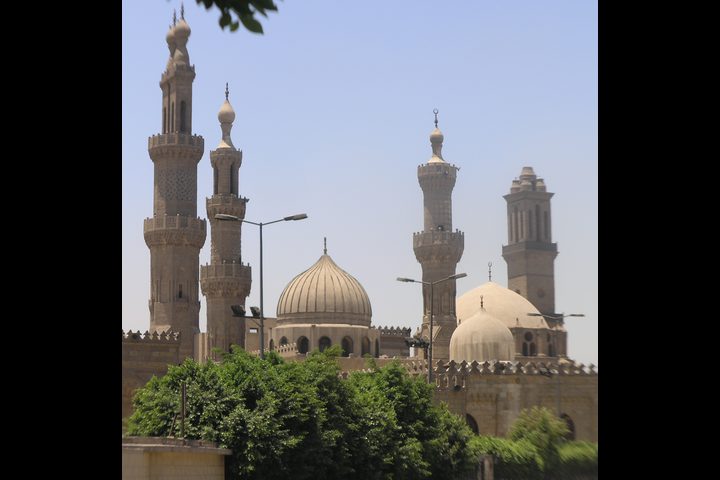 الأزهر: الصّمت الدّولي إزاء جرائِم الاحتلال يشكل غطاءً لمواصلة المجازر