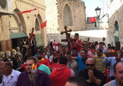 الطوائف المسيحية الشرقية في فلسطين تحتفل اليوم "بسبت النور"