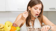 ما هي أضرار تناول الطعام بسرعة ؟