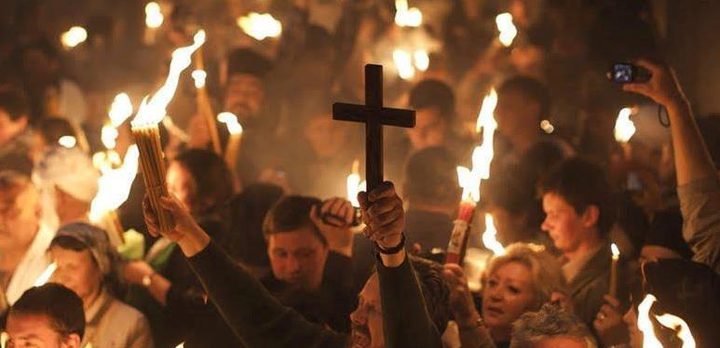 الخارجية: النور المقدس يخرج من كنيسة القيامة رغم ظلمة الاحتلال