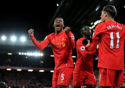 ليفربول يصمد أمام انتفاضة إيفرتون المتأخرة