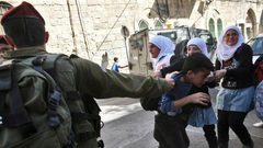 مؤسسات حقوقية: الاحتلال اعتقل 609 فلسطيني خلال آذار