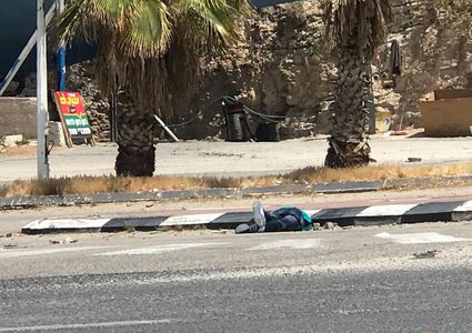 اصابة شاب بزعم محاولته تنفيذ عملية طعن(صور،فيديو)