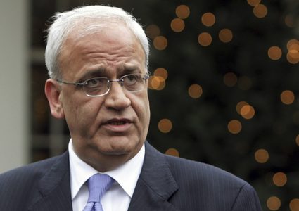 عريقات يرد على هنية: لو كان مانديلا وكينج وغاندي أحياءً لتعجبوا من خطابك