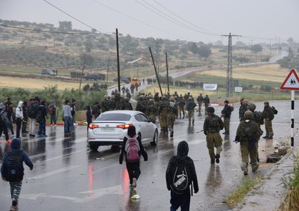 تدريبات عسكرية للاحتلال في تياسير تخللها اقتحام البيوت (صور)