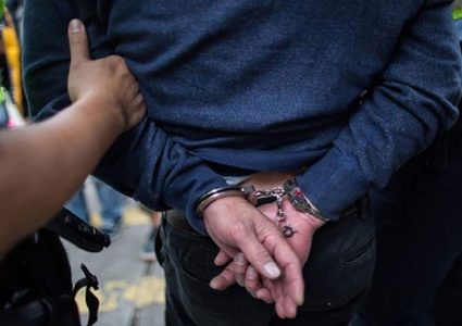 شرطة جنين تقبض على متهم بسرقة 25 ألف دينار